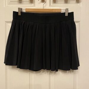 Aritzia Tna Move Micro Pleated Tennis Skirt Built in Shorts  Black Size XL